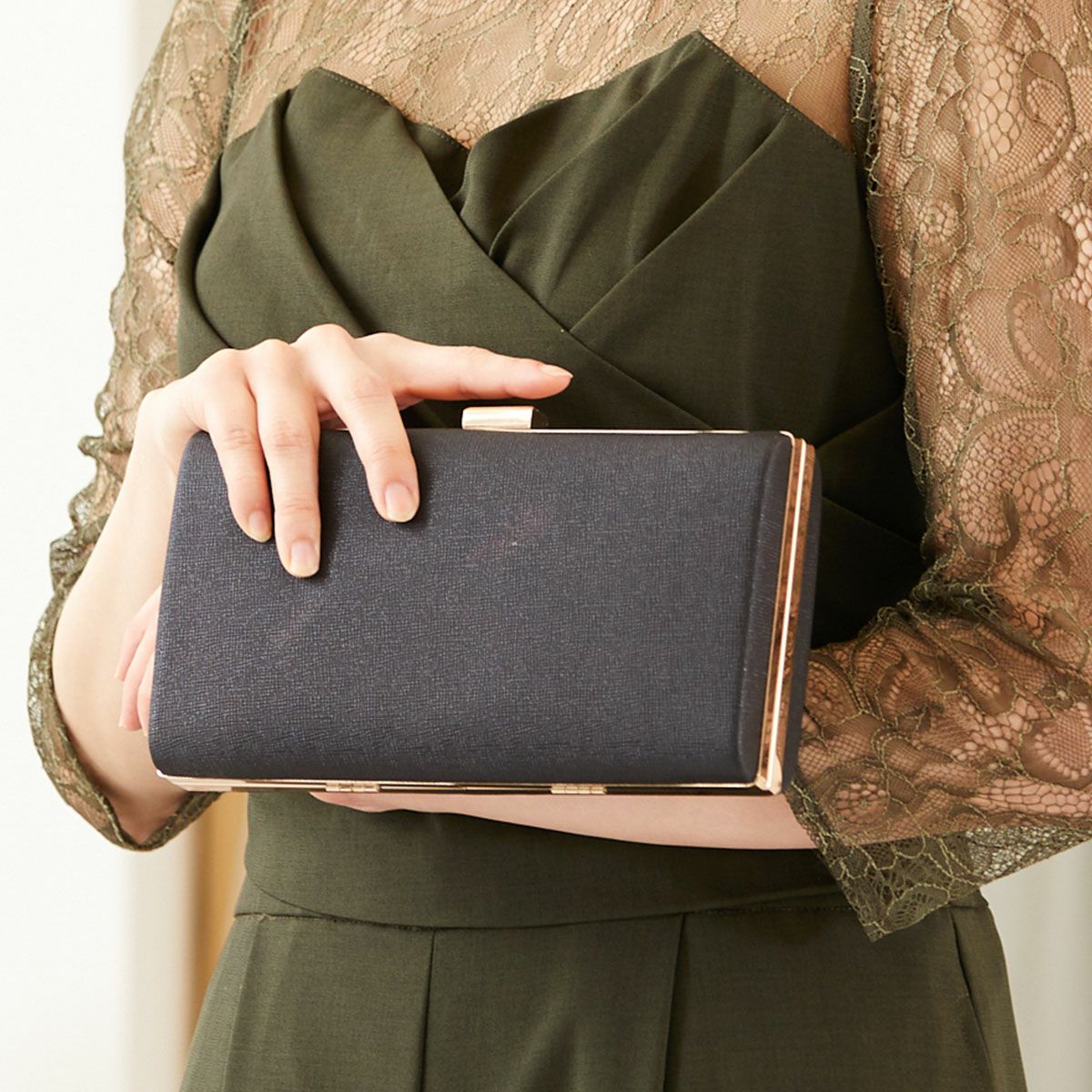 袱紗が入る】セレブライクに上品に.* 気品漂うハードクラッチバッグ FB