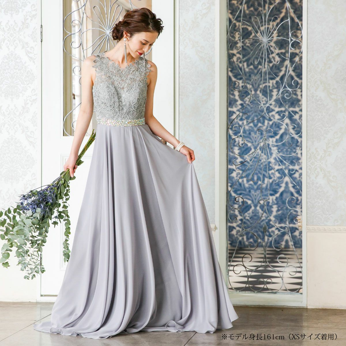 レースが神秘的！ライトグレーのロングドレス FD-260076 | アールズガウン